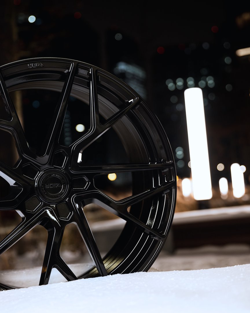 Yota Wheels YP3 19" 8,5J ET20-ET45 BLANK Gloss Black - obrazek 5