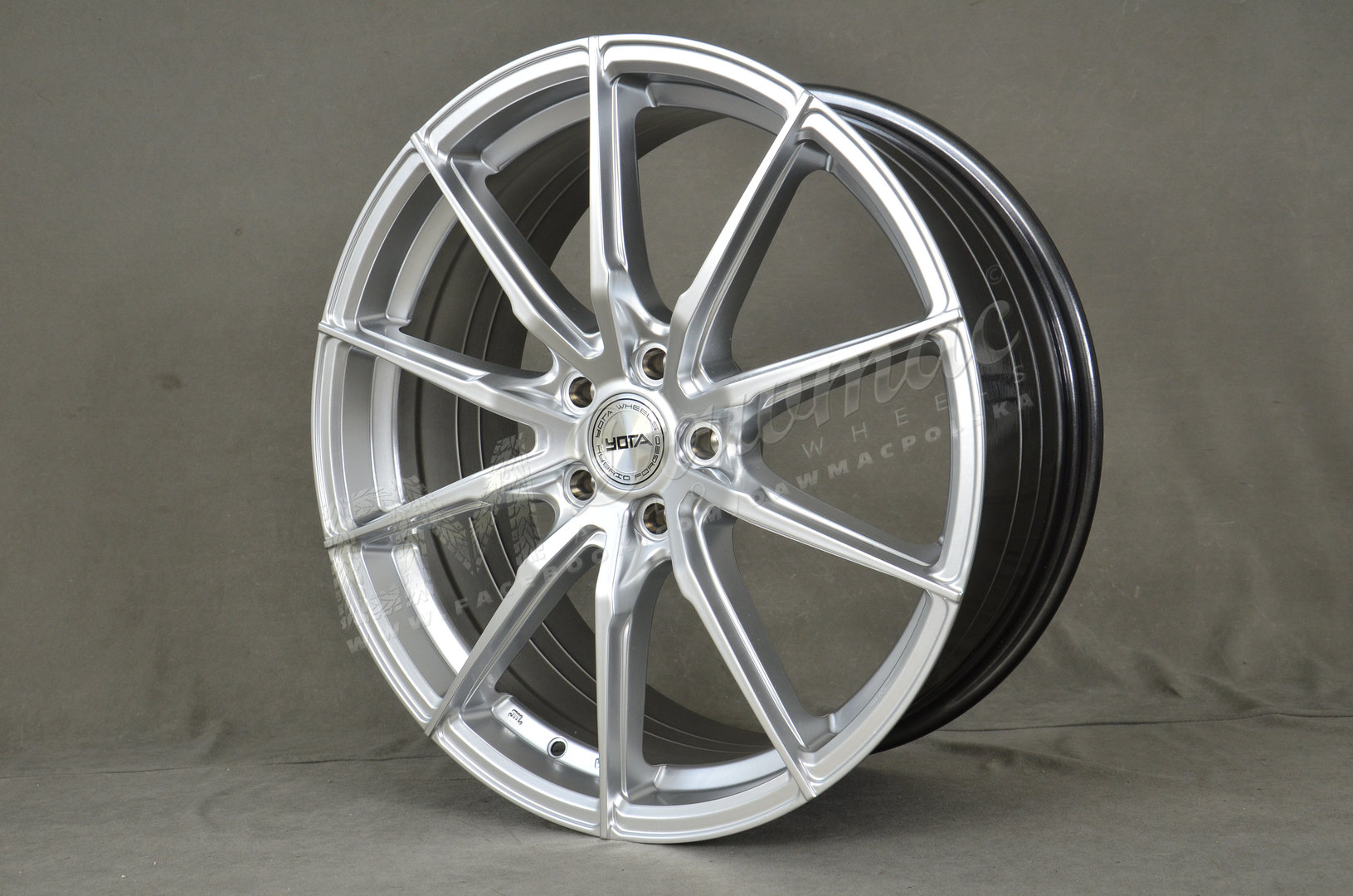 Yota Wheels YP4 20" 10J ET20-ET45 BLANK Hyper Gloss Silver - obrazek 4
