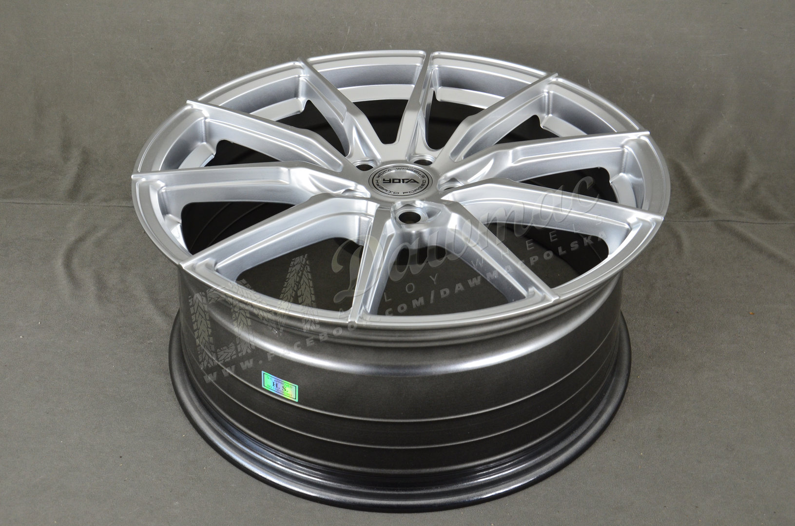 Yota Wheels YP4 20" 8,5J ET20-ET45 + 10J ET20-ET45 BLANK Hyper Gloss Silver - obrazek 5
