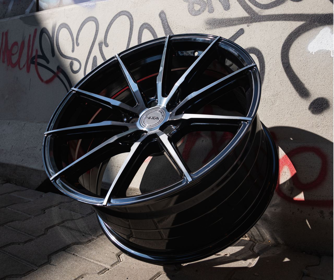 Yota Wheels YP4 20" 8,5J ET20-ET45 BLANK Black Glossy Tinted - obrazek 8