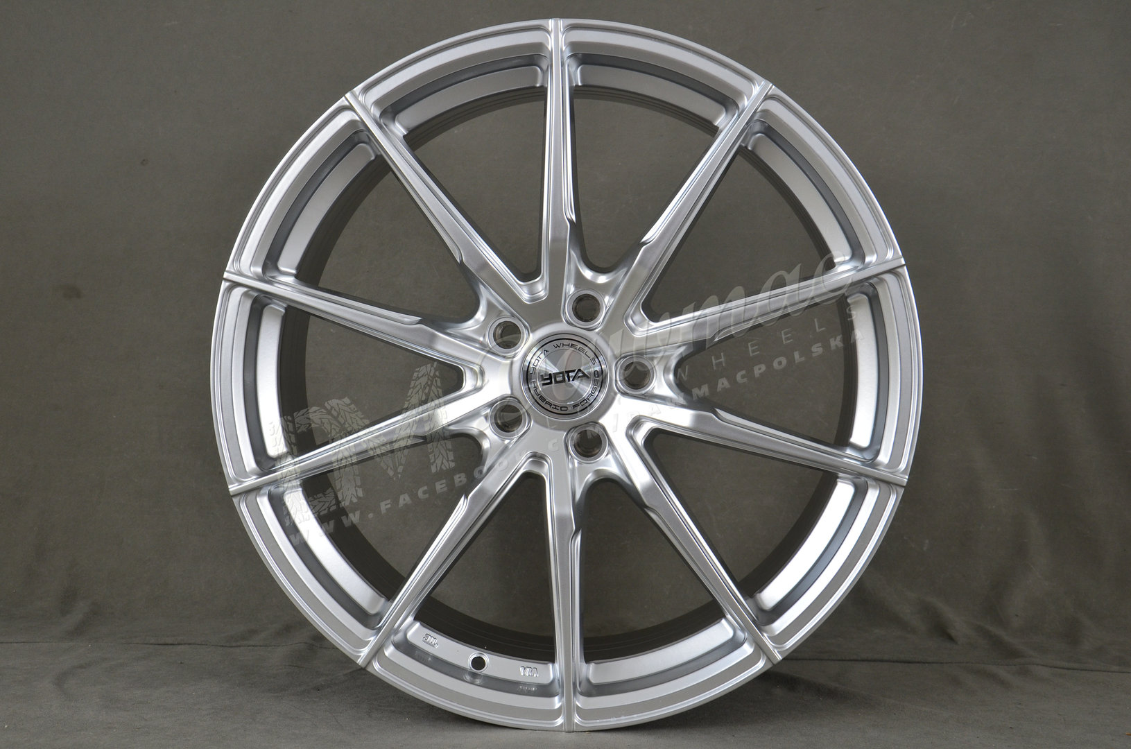 Yota Wheels YP4 20" 8,5J ET20-ET45 BLANK Hyper Gloss Silver - obrazek 2