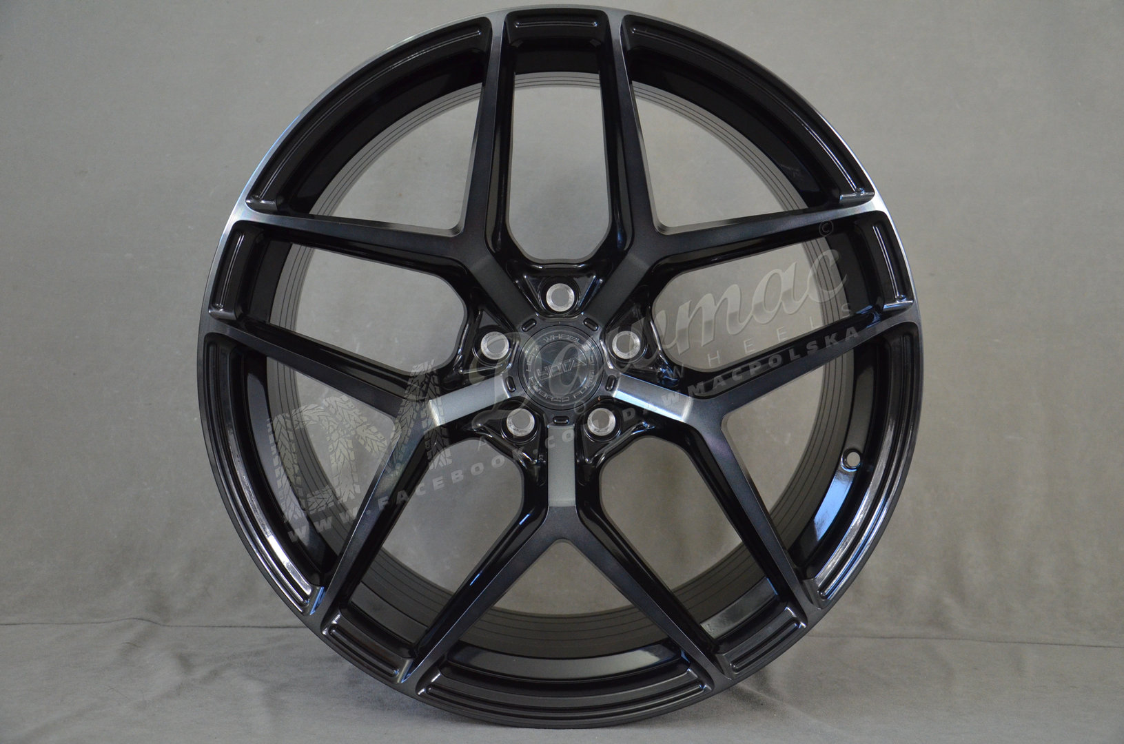 Yota Wheels YP5 20" 10,5J ET20-ET45 5x108-5x120 Black Glossy Tint - obrazek 2