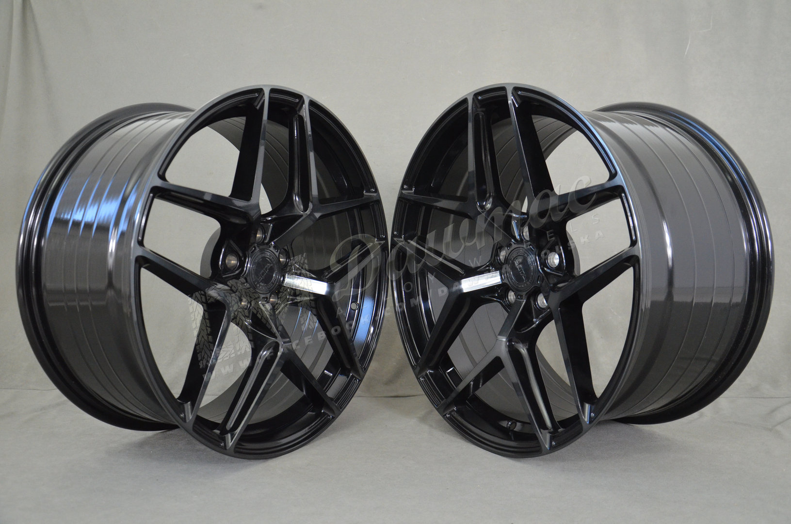 Yota Wheels YP5 20" 9J ET20-ET45 + 10,5J ET20-ET45 5x108-5x120 Black Glossy Tint - obrazek 3