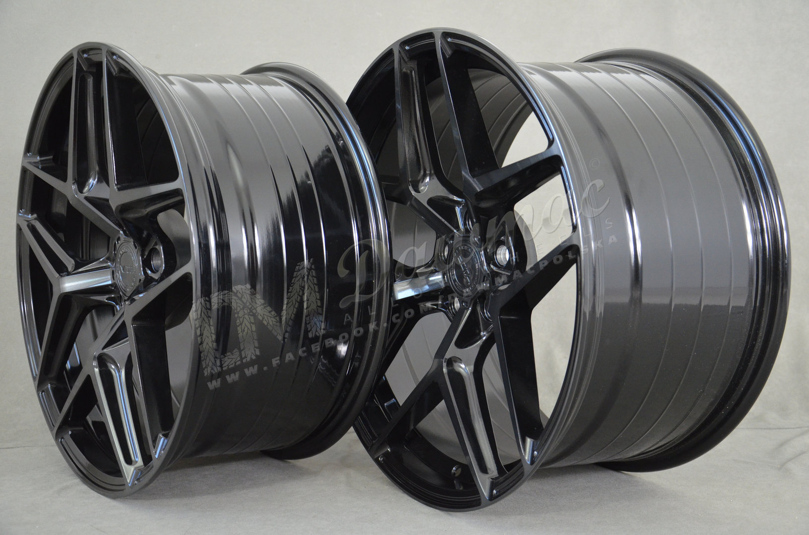 Yota Wheels YP5 20" 9J ET20-ET45 + 10,5J ET20-ET45 5x108-5x120 Black Glossy Tint - obrazek 4