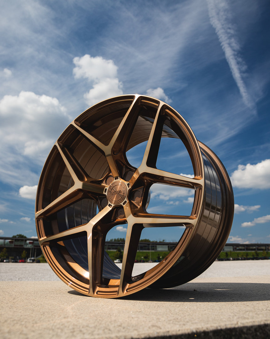 Yota Wheels YP5 20" 9J ET20-ET45 + 10,5J ET20-ET45 5x108-5x120 Platinum Bronze Tint - obrazek 6