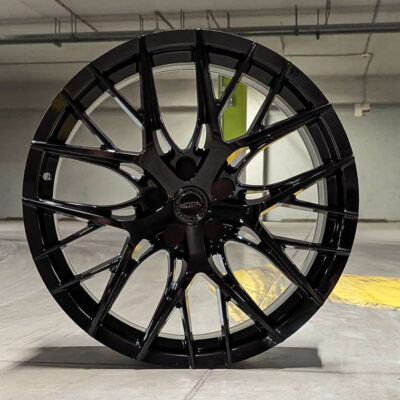 Yota Wheels YP8 19" 8,5J ET25-45 BLANK Gloss Black