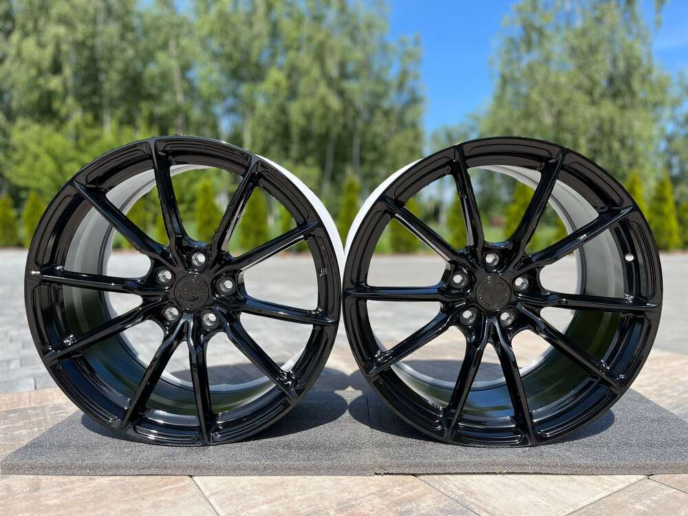 Yota Wheels YP9 19" 8,5J ET27 + 9,5J ET37 5x112 Gloss Black