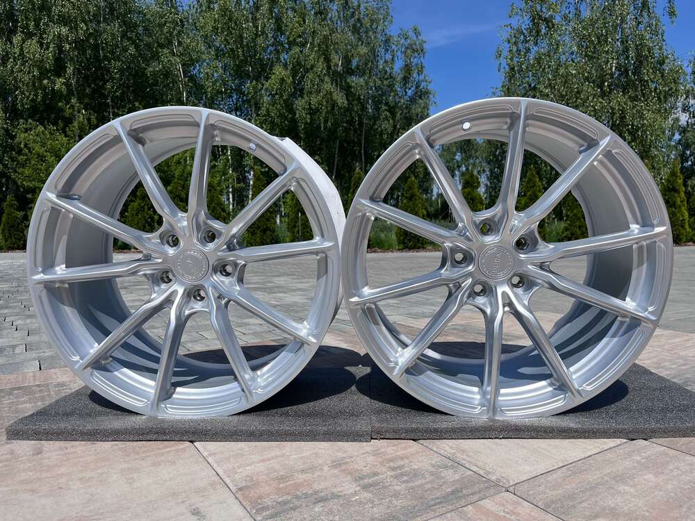 Yota Wheels YP9 19" 8,5J ET27 + 9,5J ET37 5x112 Gloss Silver