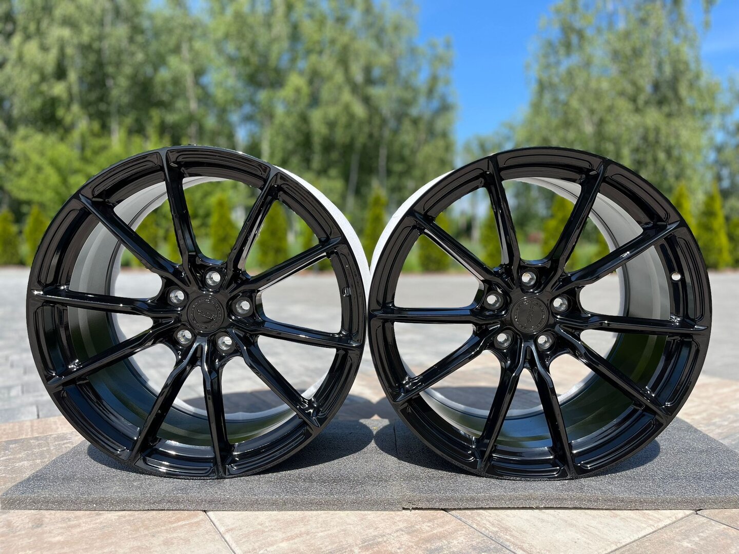 Yota Wheels YP9 19" 8,5J ET35 + 9,5J ET40 5x114,3 Gloss Black - obrazek 2