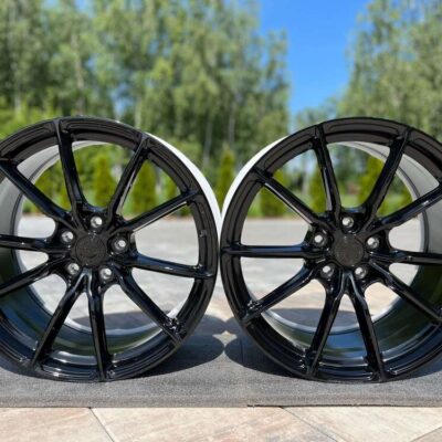 Yota Wheels YP9 19" 8,5J ET35 + 9,5J ET40 5x120 Gloss Black