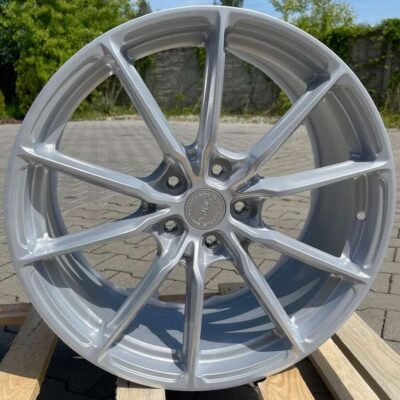 Yota Wheels YP9 19" 8,5J ET40 5x112 Gloss Silver