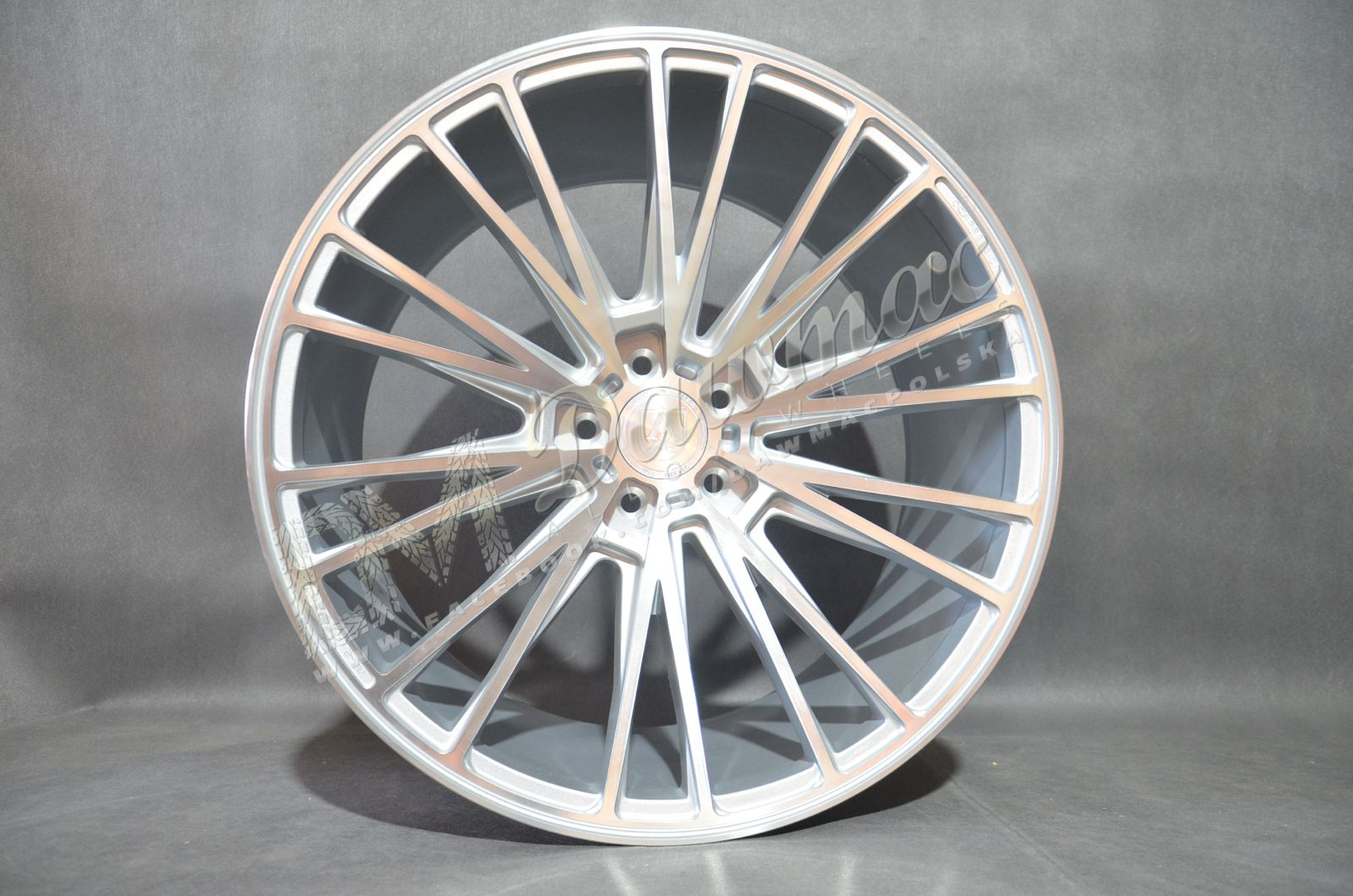 AXE CF2 22" 9J ET30 5x108-5x130 Gloss Silver & Polished - obrazek 2