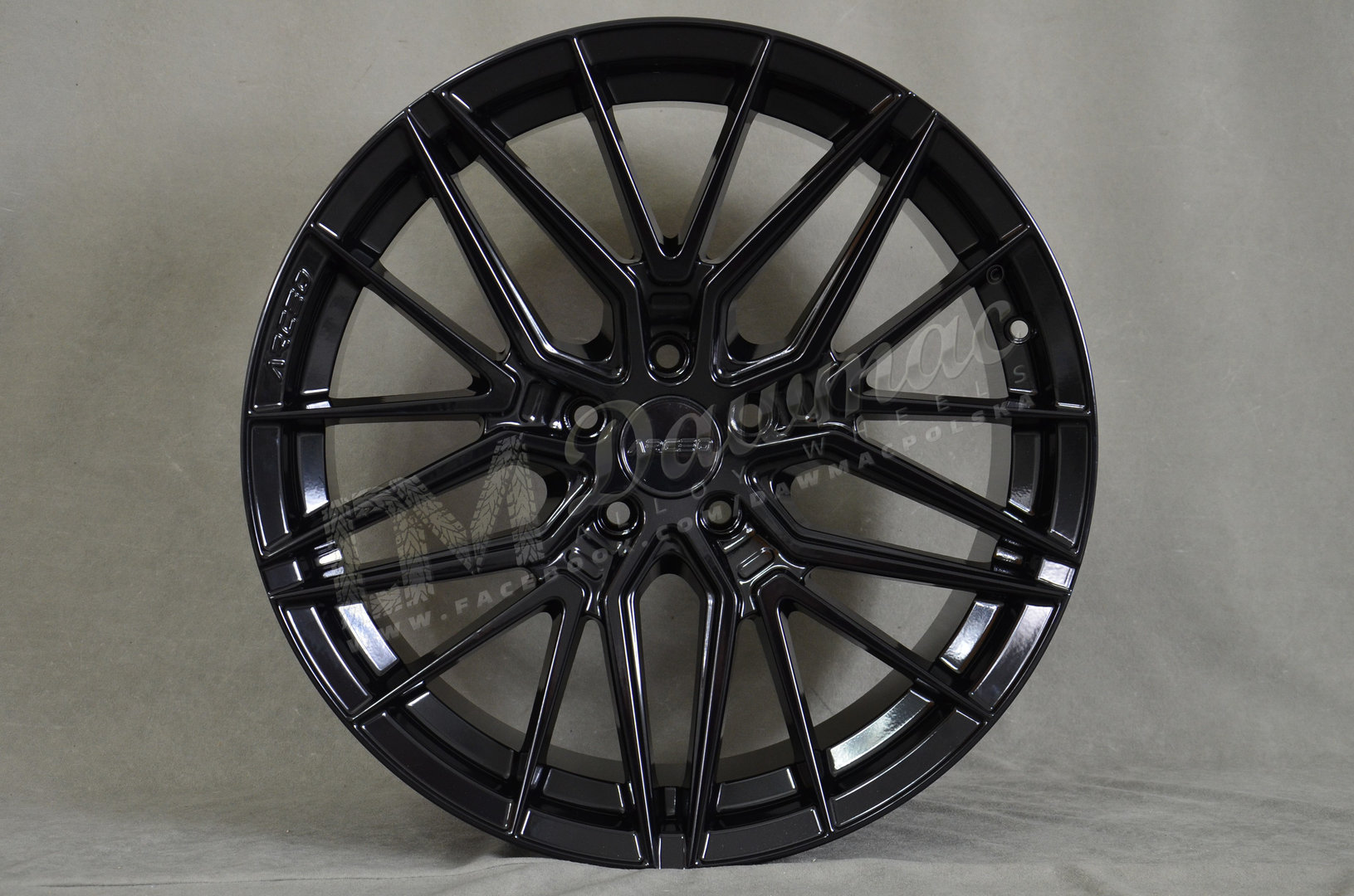 Arceo Sevilla 19" 8,5J ET35 + 9,5J ET40 5x114,3 Gloss Black - obrazek 2