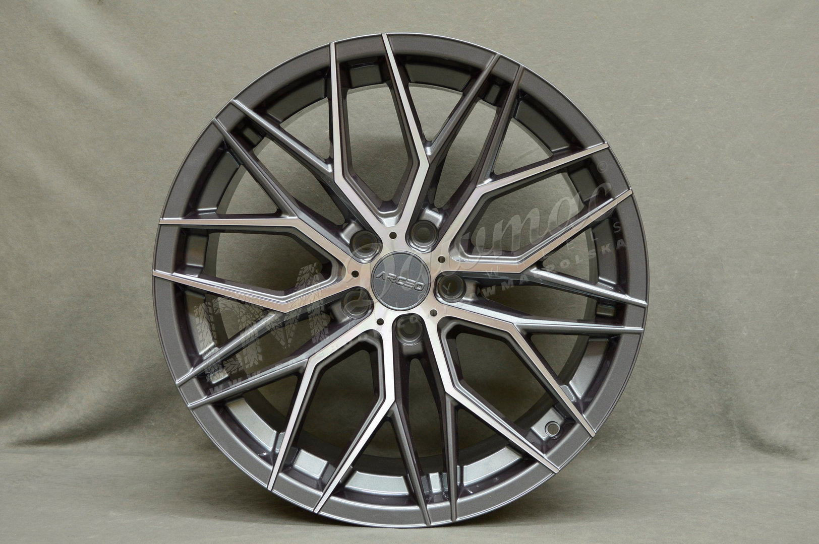 Arceo Valencia 18" 8,5J ET35 5x112 Titan Diamond - obrazek 2