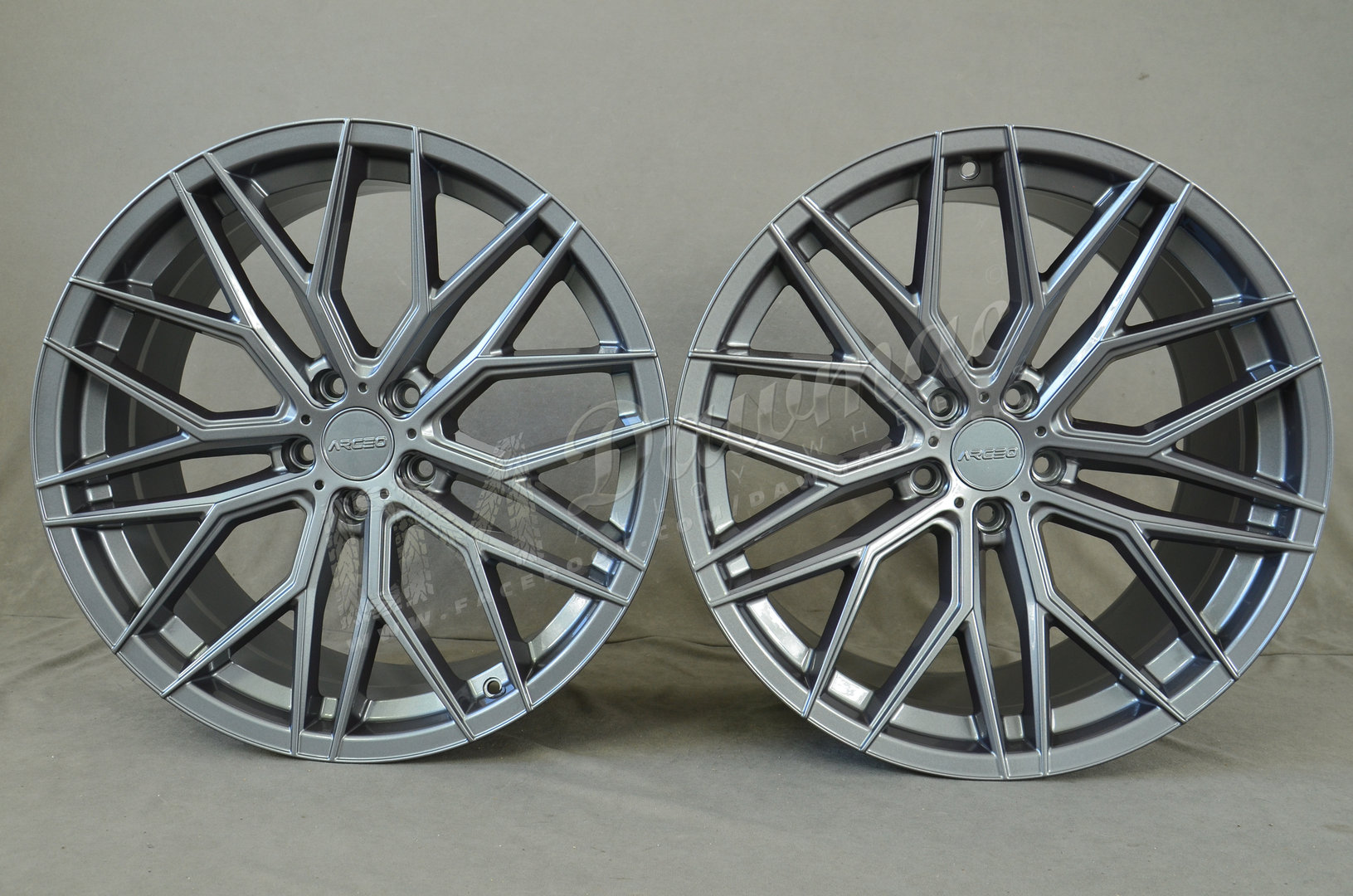 Arceo Valencia 20" 9J ET35 + 10J ET40 5x114,3 Titan - obrazek 2