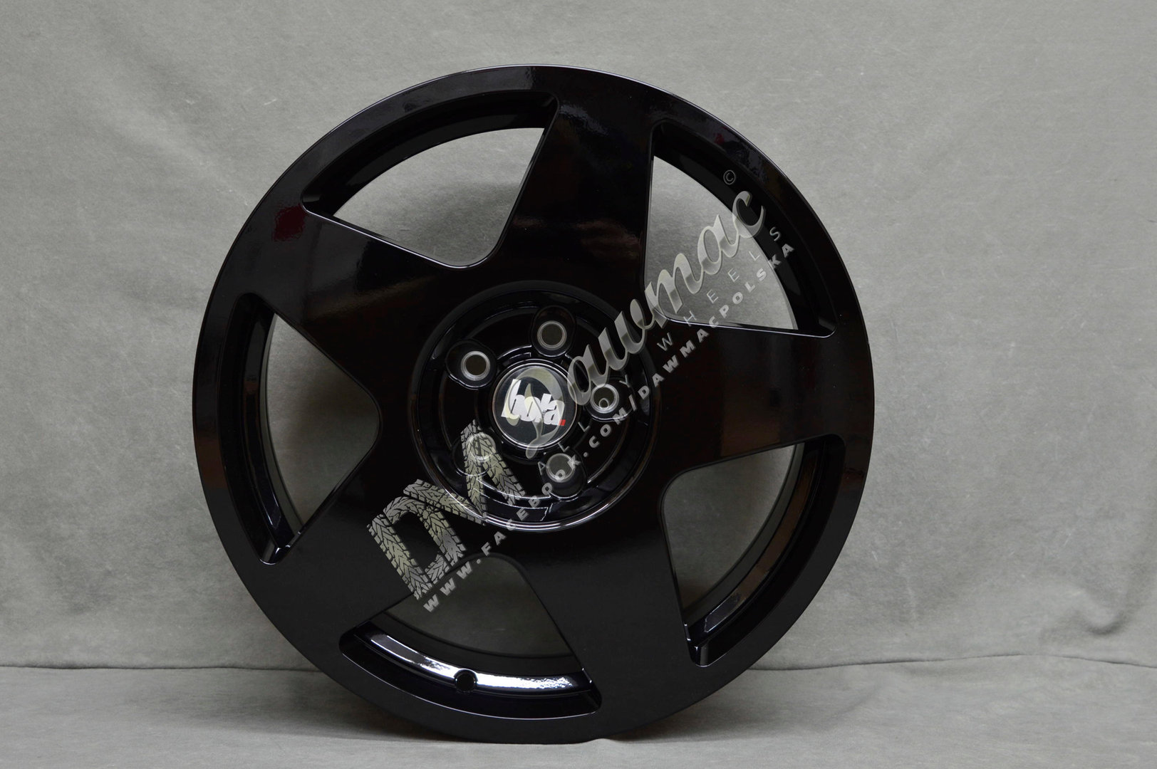 BOLA B10 18" 8J ET30-45 5x98-5x120 Gloss Black - obrazek 2