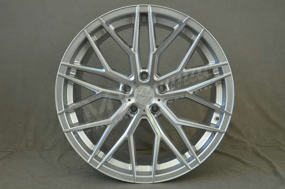 Arceo Valencia 21" 10,5J ET45 5x114,3 Silver Diamond