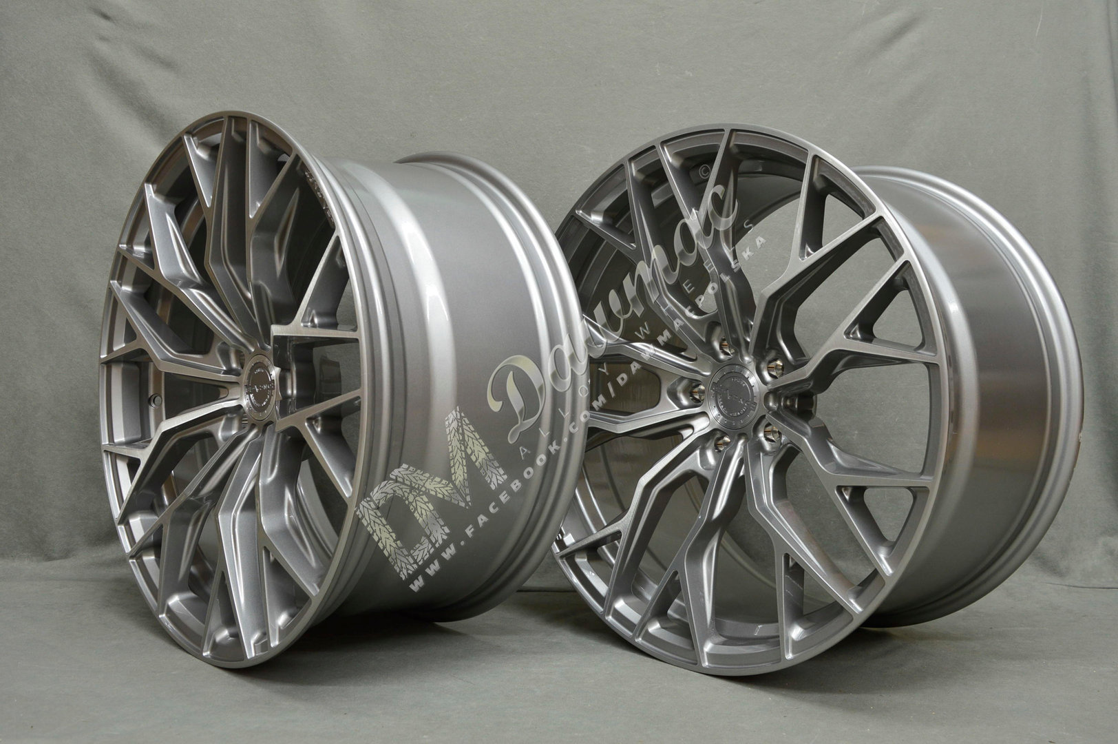 Concaver CVR1 20" 10,5J ET15-ET45 BLANK Brushed Titanium - obrazek 3