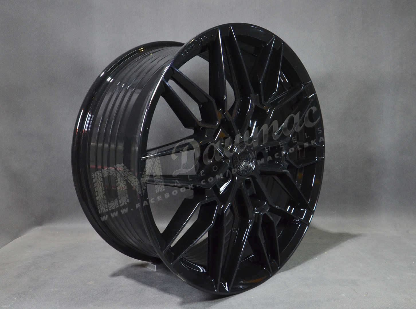 Concaver CVR6 19" 9J ET20-ET51 BLANK Platinum Black - obrazek 3