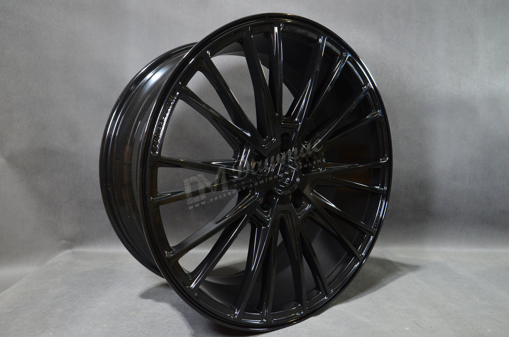 AXE CF2 22" 10,5J ET30 5x108-5x130 Gloss Black - obrazek 3