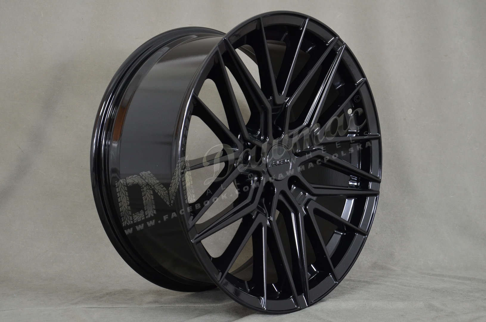 Arceo Sevilla 19" 8,5J ET40 + 9,5J ET37 5x108 Gloss Black - obrazek 3