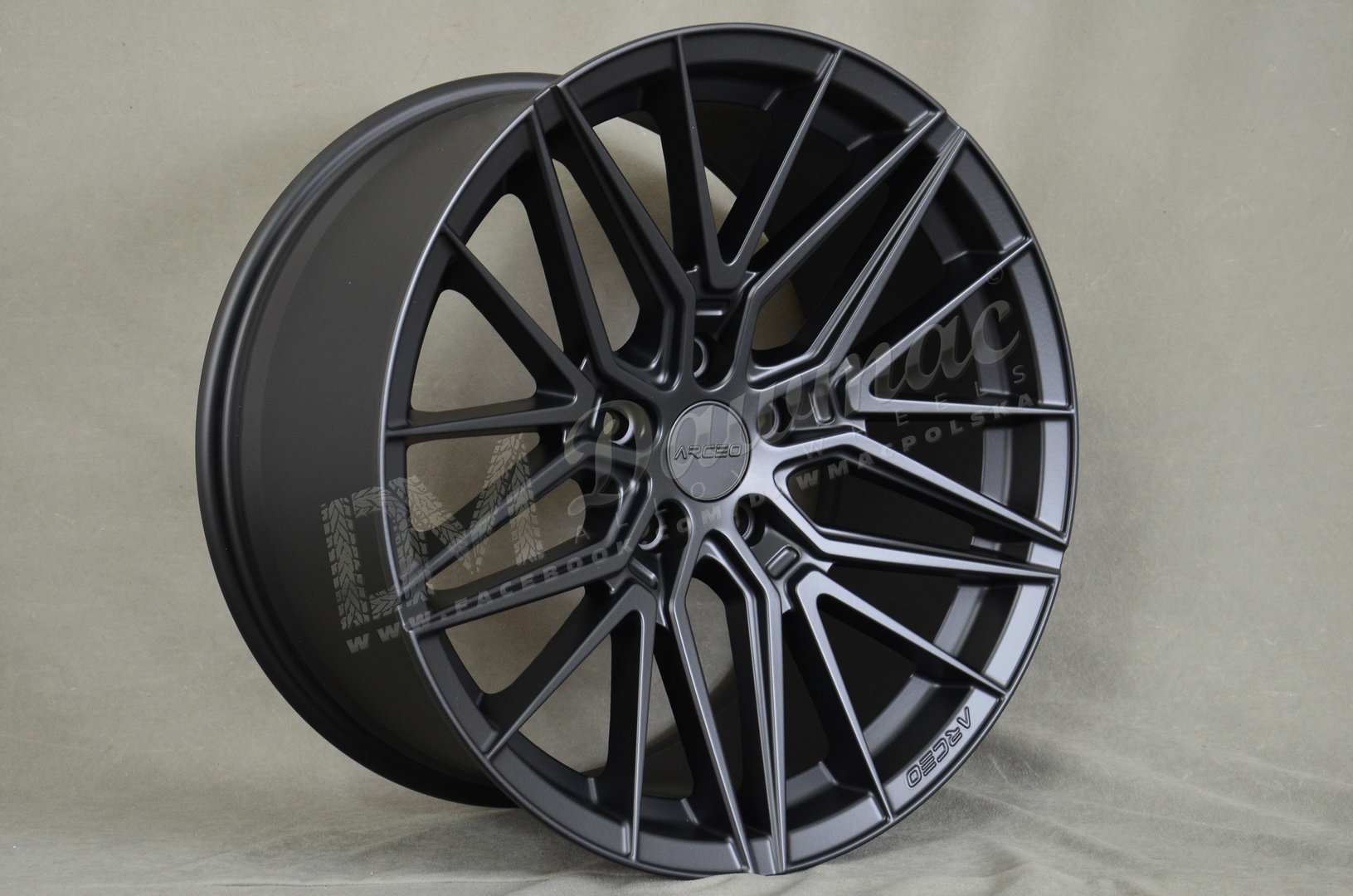 Arceo Sevilla 19" 9,5J ET37 5x120 Matt Black - obrazek 3