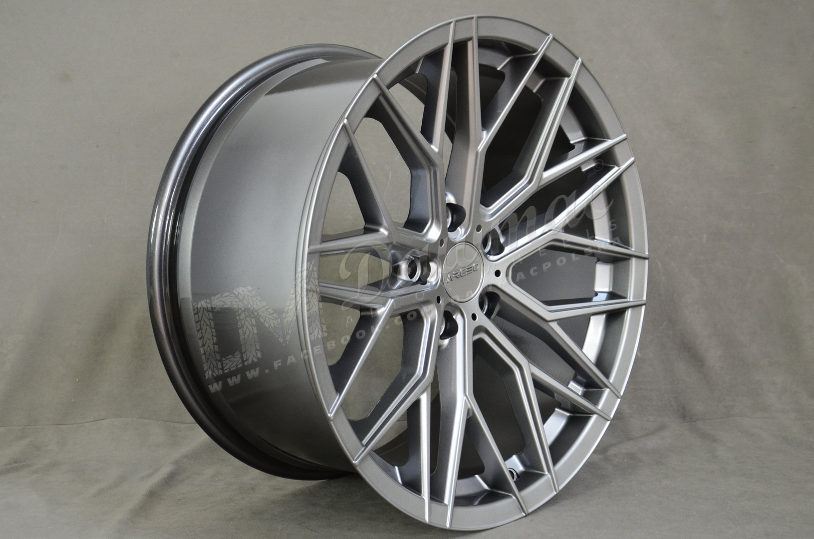 Arceo Valencia 19" 9,5J ET40 5x112 Hyper Black - obrazek 3