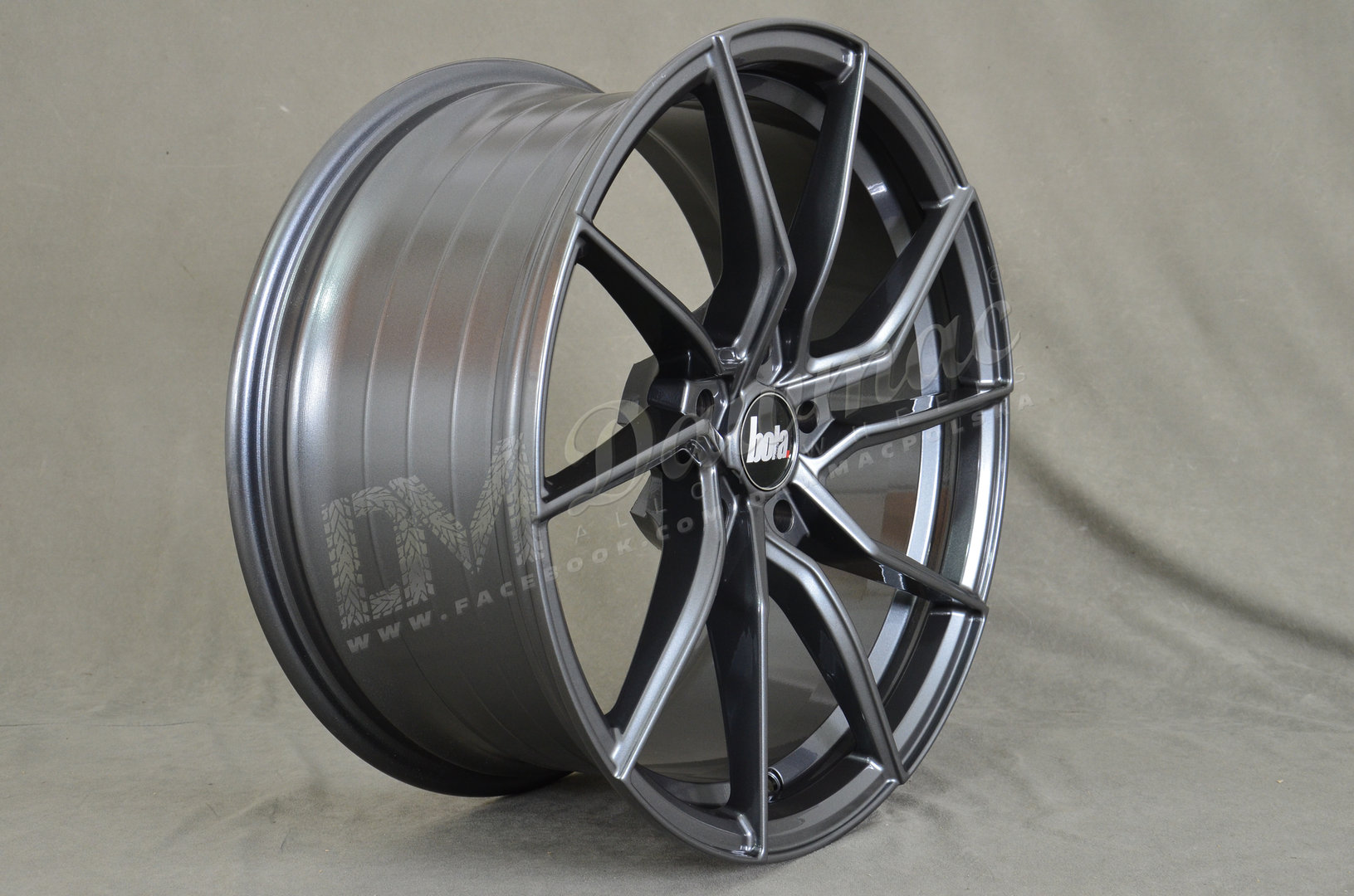 BOLA B25 19" 8,5J ET25-45 5x98-5x120 Gloss Gunmetal - obrazek 3