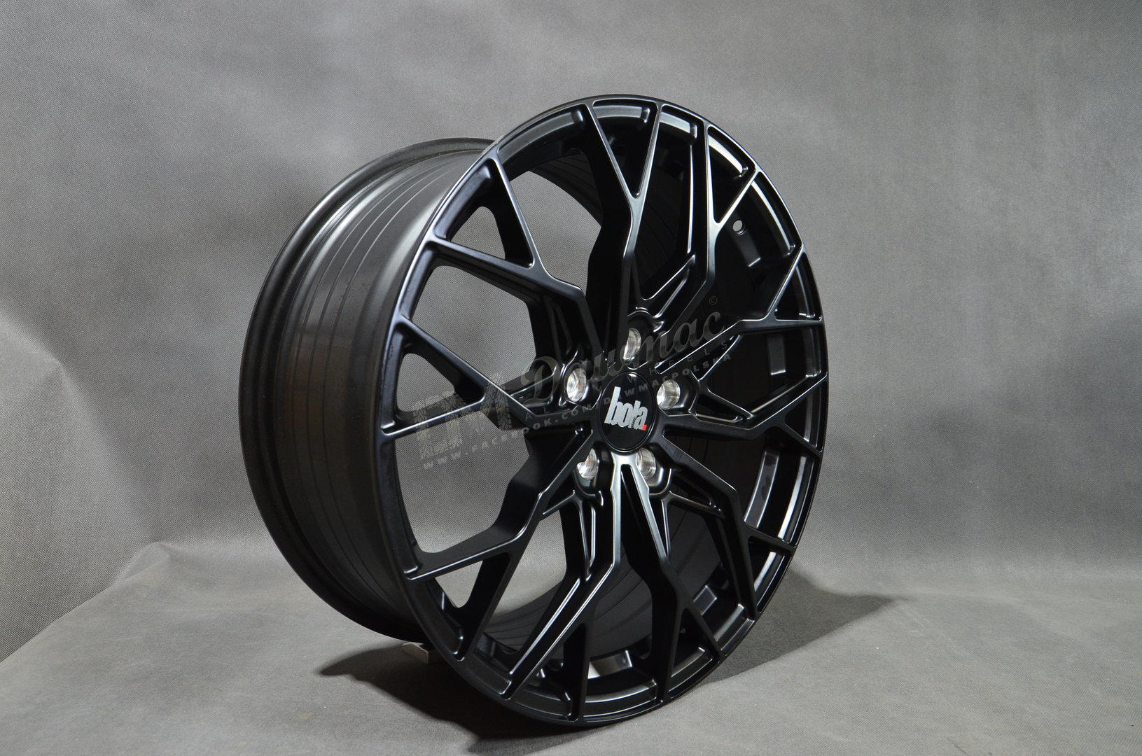 Bola FLX 19" 8,5J ET25-ET55 5x98-5x130 Gloss Black - obrazek 3