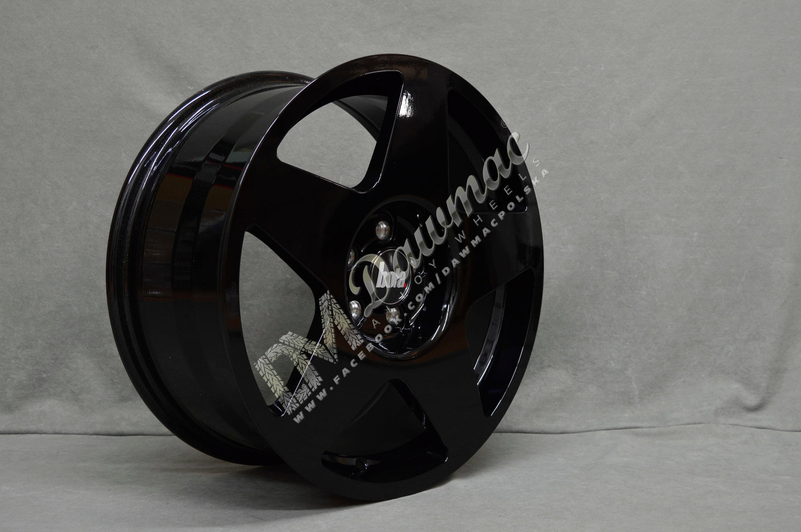 BOLA B10 18" 8J ET30-45 5x98-5x120 Gloss Black - obrazek 3