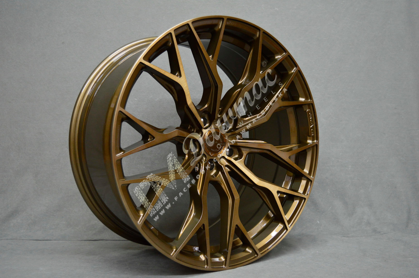 Concaver CVR1 21" 10,5J ET10-ET46 BLANK Brushed Bronze - obrazek 4