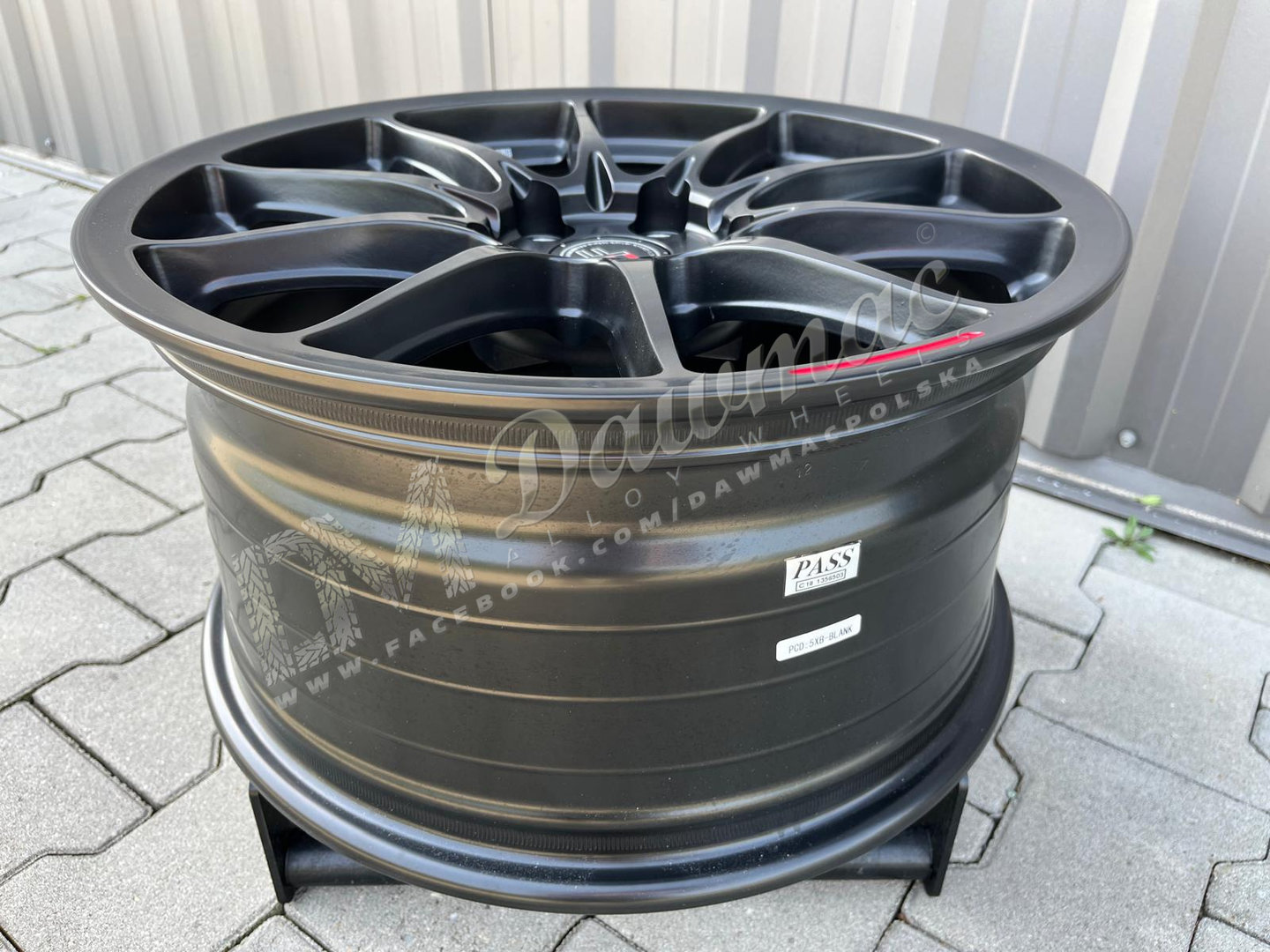 2Forge ZF8 18" 9J ET12-ET50 + 10J ET15-ET50 5x100-5x130 Matt Black - obrazek 5