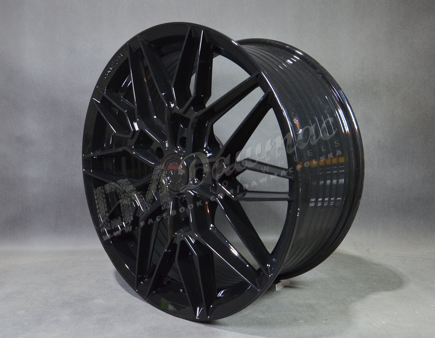 Concaver CVR6 19" 9J ET20-ET51 BLANK Platinum Black - obrazek 4