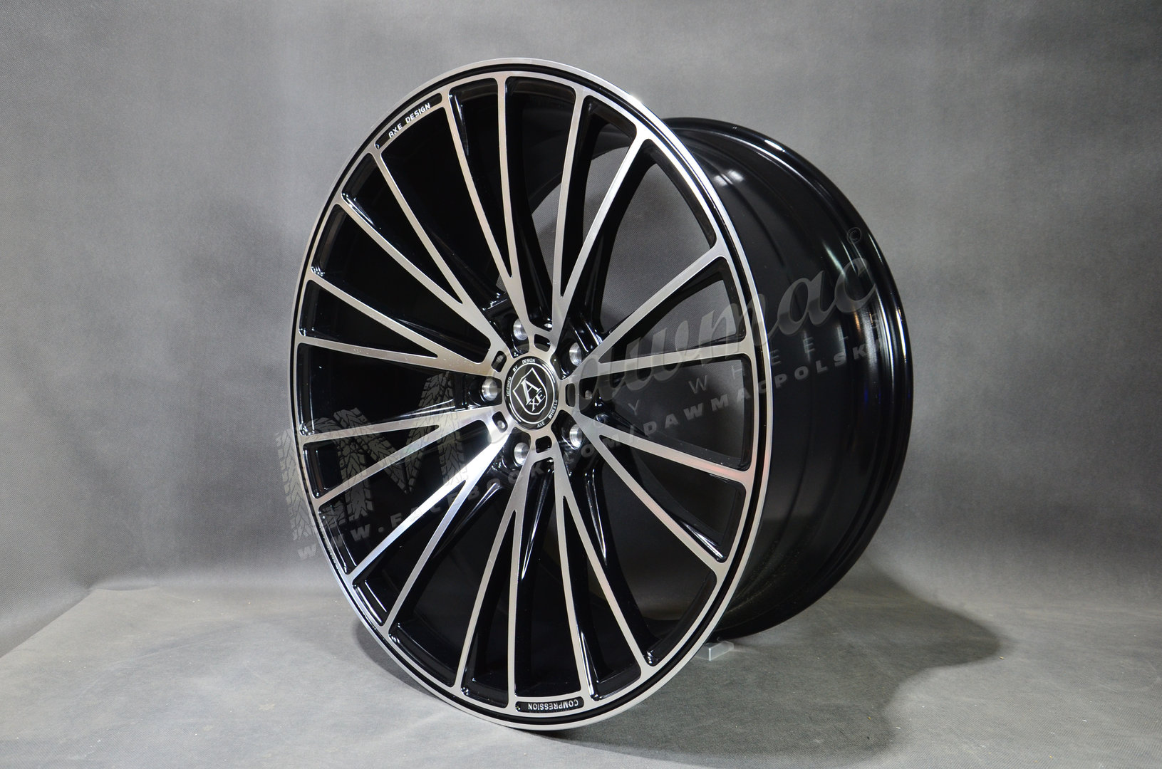 AXE CF2 19" 8,5J ET25 + 9,5J ET40 5x108-5x120 Black & Polished - obrazek 4