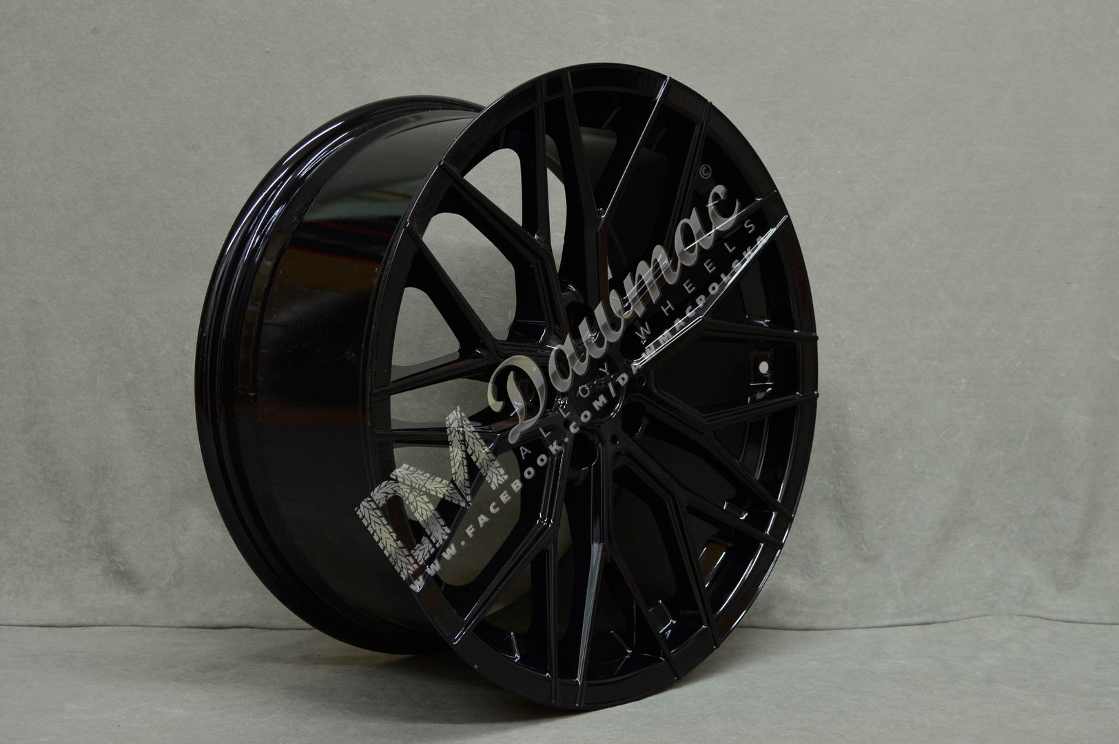 Arceo Valencia 19" 8,5J ET40 5x112 Gloss Black - obrazek 4