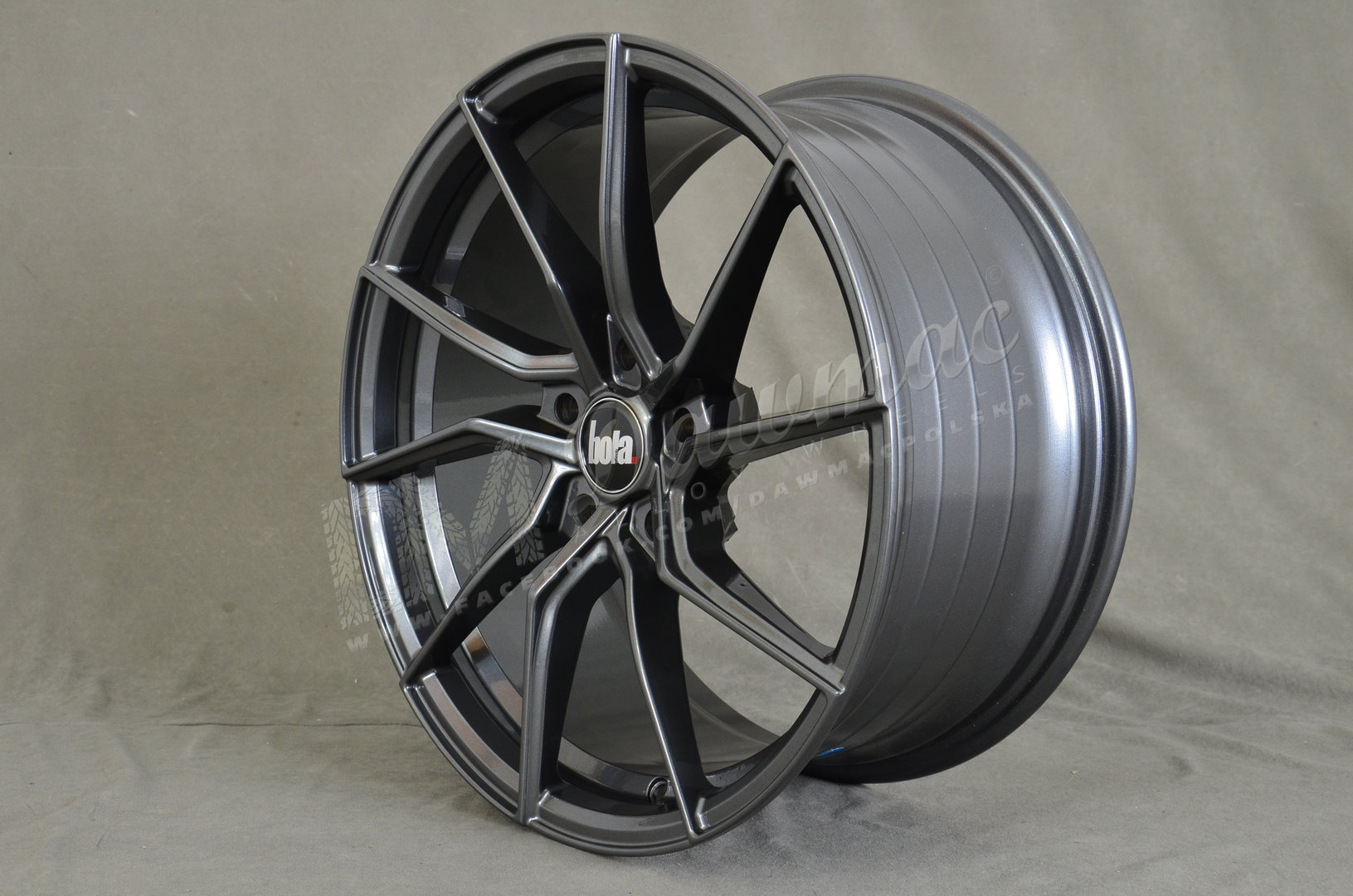 BOLA B25 17" 7,5J ET40-45 5x98-5x120 Gloss Gunmetal - obrazek 4