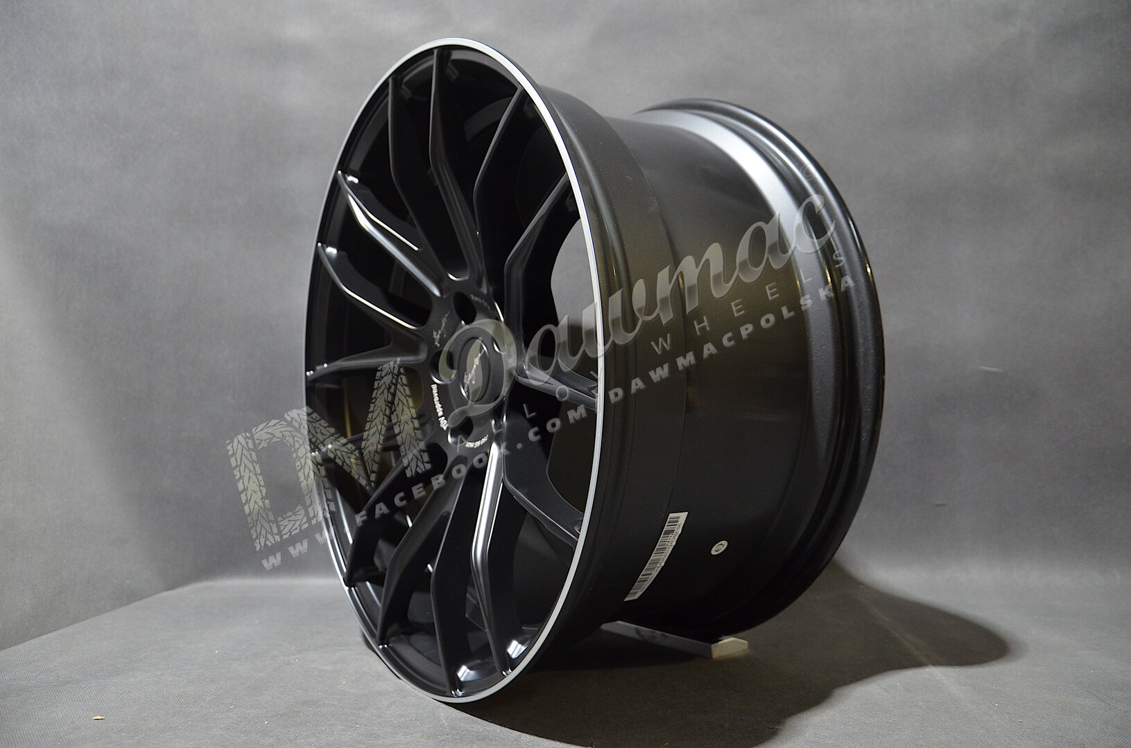 Breyton Race GTX 20" 10J ET35 5x112 Matt Black with Polished Lip - obrazek 4