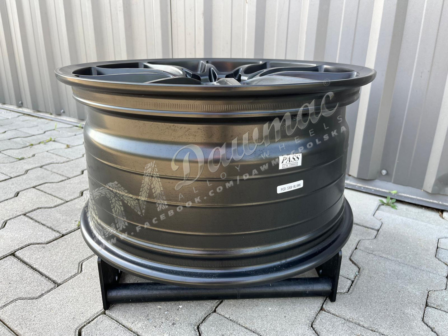 2Forge ZF8 18" 9J ET12-ET50 + 10J ET15-ET50 5x100-5x130 Matt Black - obrazek 6