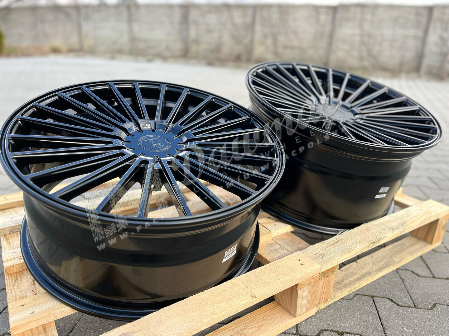 AXE EX50 22" 10J ET30 + 11,5J ET45 5x108-5x130 Gloss Black - obrazek 5