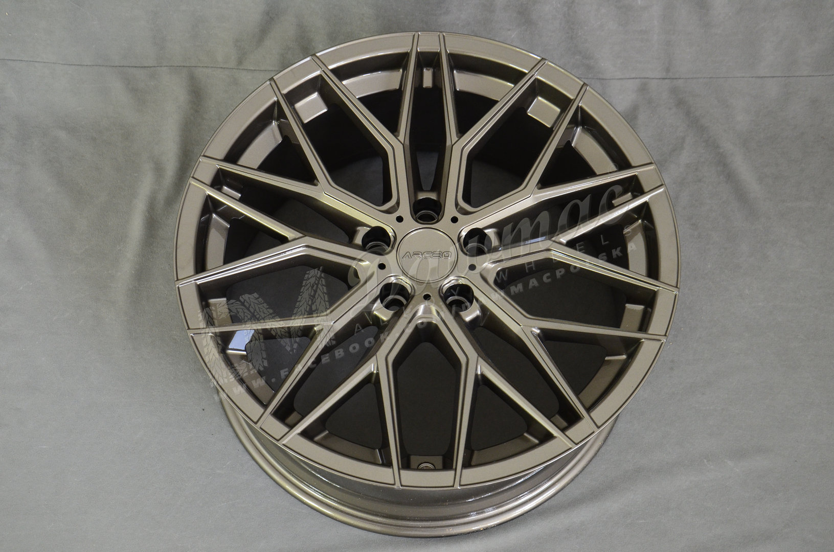 Arceo Valencia 19" 8,5J ET35 5x114,3 Glossy Bronze - obrazek 5