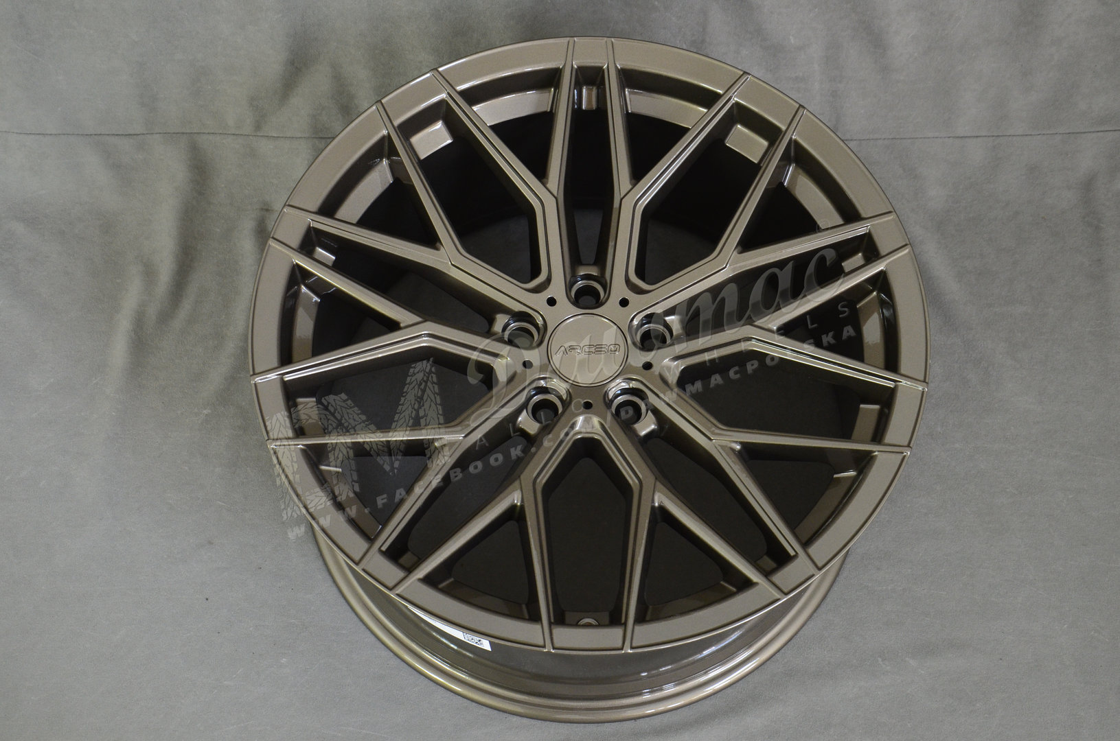 Arceo Valencia 19" 9,5J ET40 5x114,3 Glossy Bronze - obrazek 5