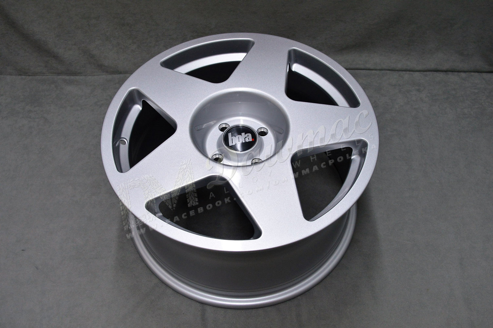 BOLA B10 19" 9,5J ET42-45 5x98-5x120 Crystal Silver - obrazek 5