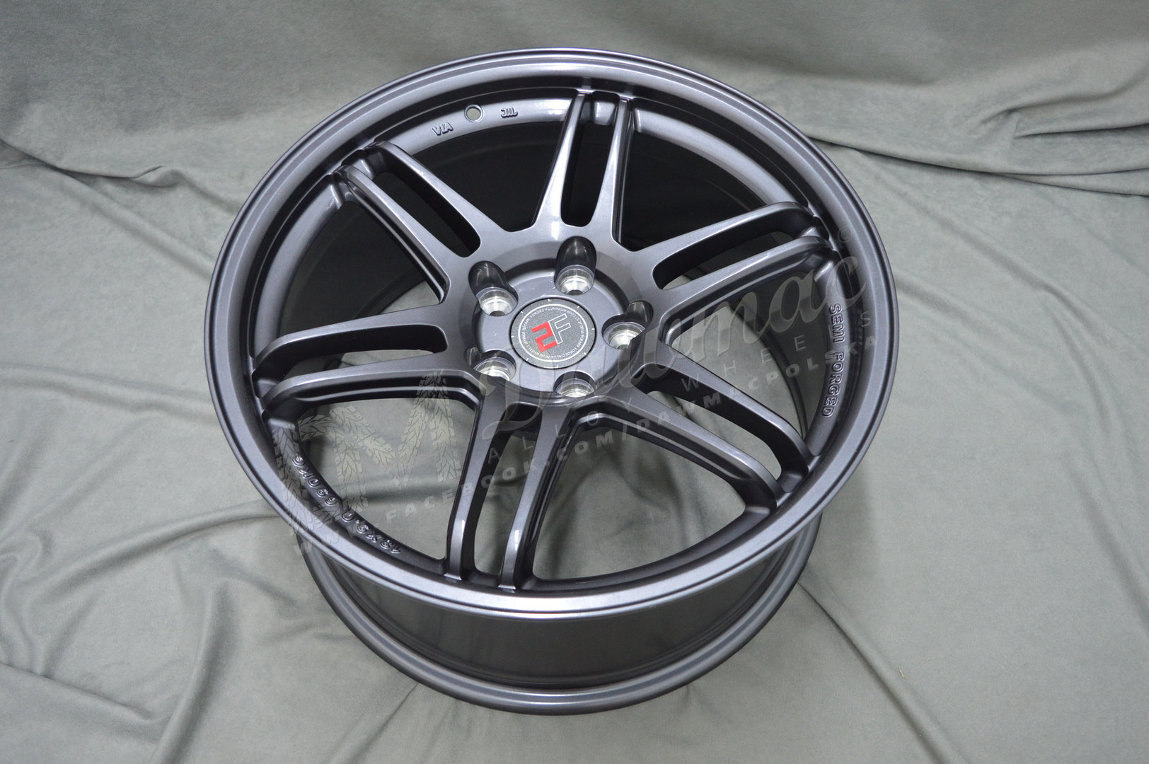 2Forge ZF5 18" 8J ET15-ET35 5x98-5x130 Gloss Gunmetal - obrazek 5