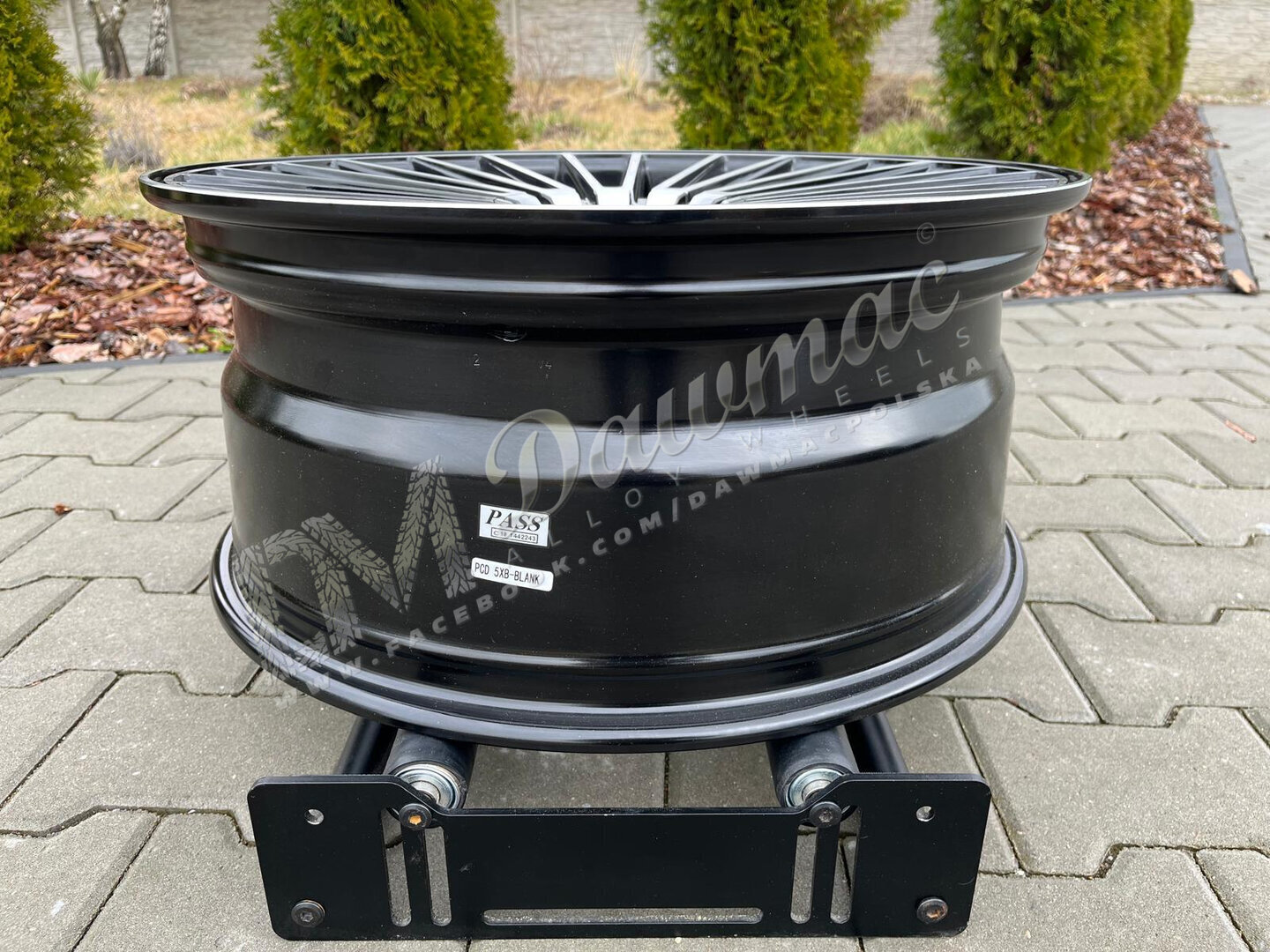 AXE EX50 20" 10J ET40 5x108-6x120 Gloss Black Polished - obrazek 5