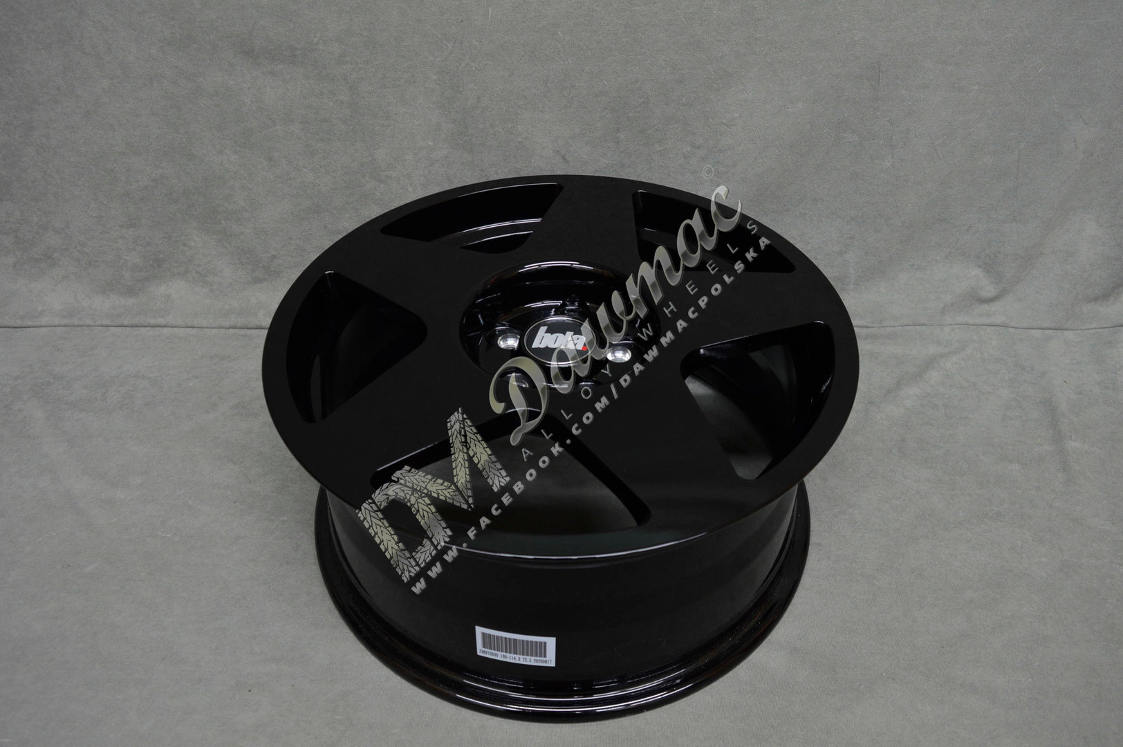 BOLA B10 18" 8J ET30-45 5x98-5x120 Gloss Black - obrazek 5