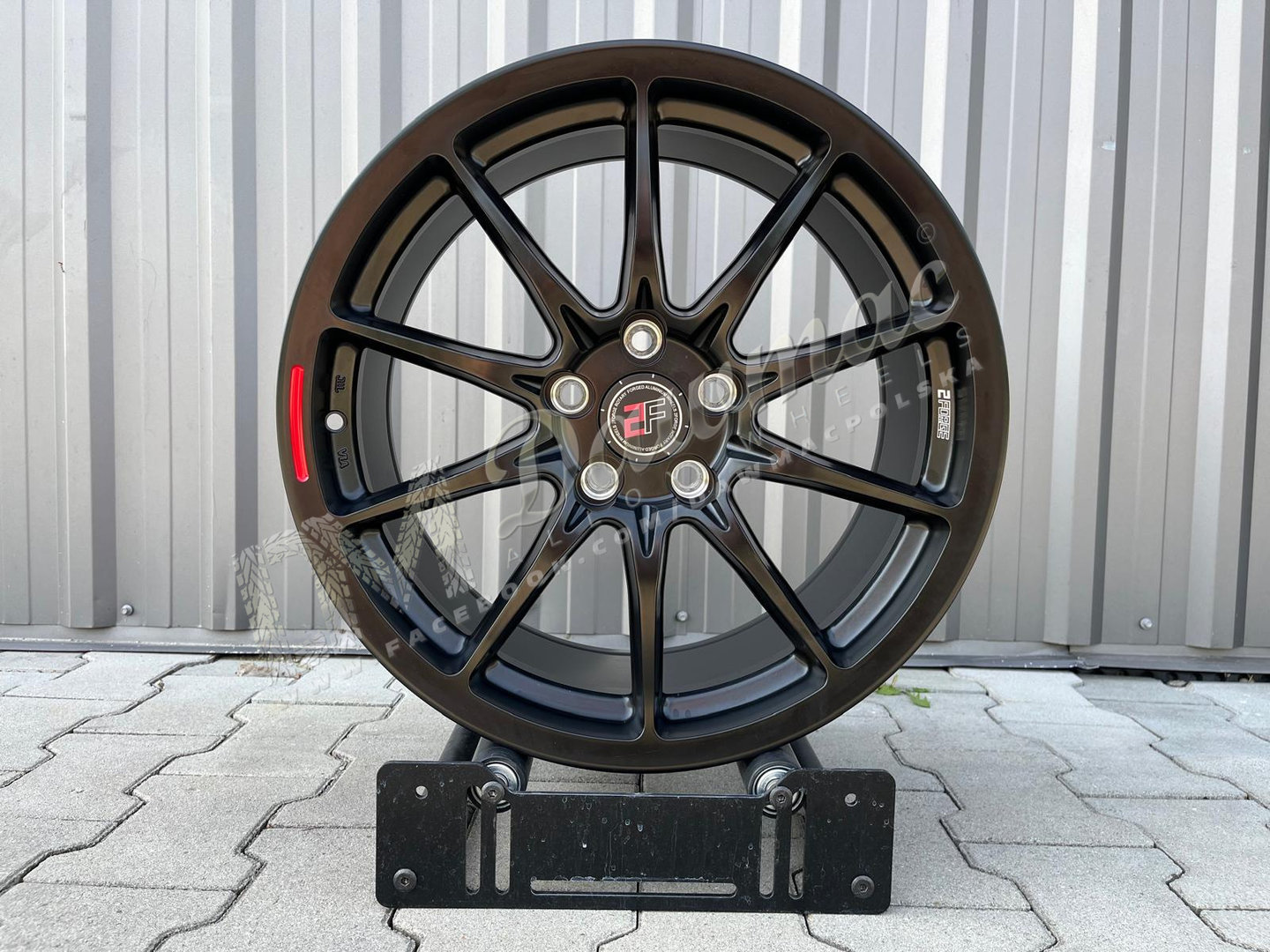 2Forge ZF8 18" 9J ET12-ET50 + 10J ET15-ET50 5x100-5x130 Matt Black - obrazek 2