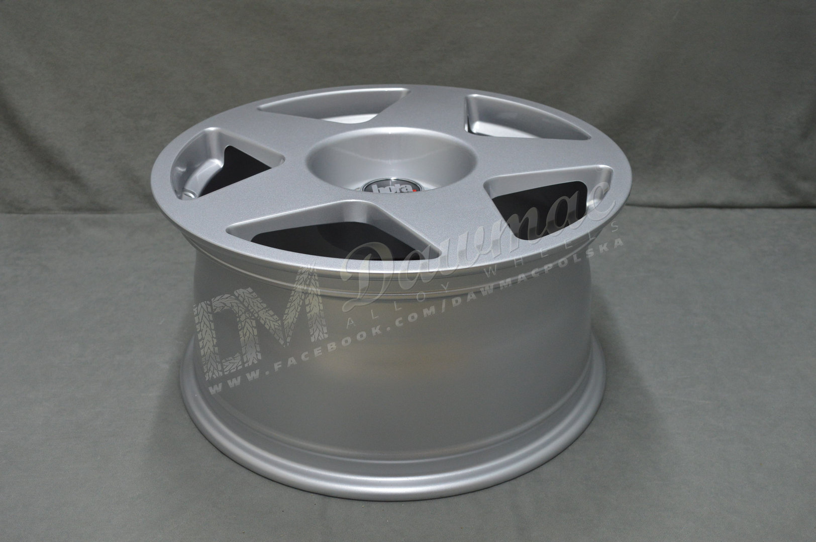 BOLA B10 19" 9,5J ET42-45 5x98-5x120 Crystal Silver - obrazek 6