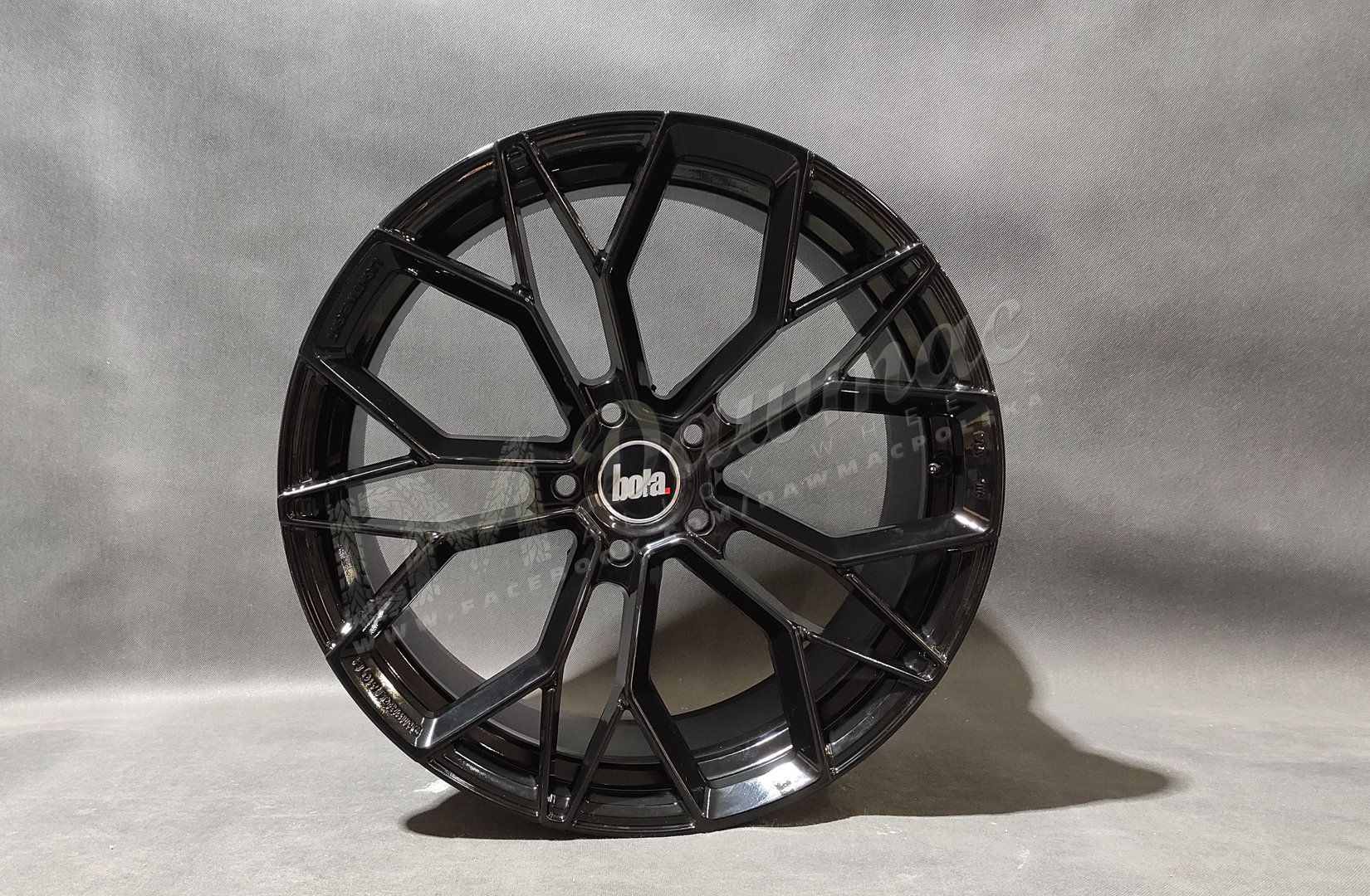 BOLA FLF 19" 8,5J ET25-ET50 5x100-5x120 Gloss Black - obrazek 2