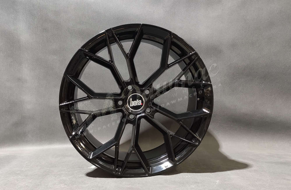 BOLA FLF 19" 8,5J ET25-ET50 5x100-5x120 Gloss Black