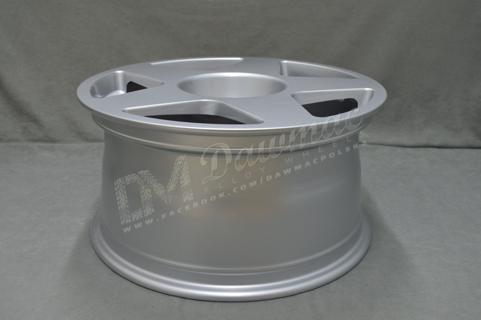 BOLA B10 19" 9,5J ET42-45 5x98-5x120 Crystal Silver - obrazek 7